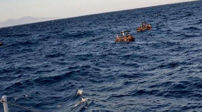 Foça'da 74 kaçak göçmen kurtarıldı