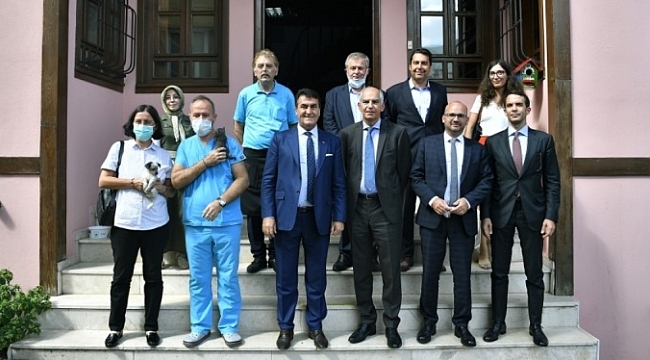 Fransız Büyükelçiden Gurabahane-i Laklakan'a övgü