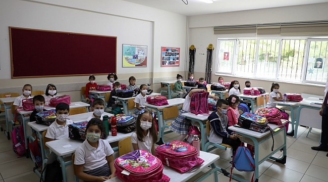Kırtasiye setleri bu yıl da Gemlik Belediyesi'nden