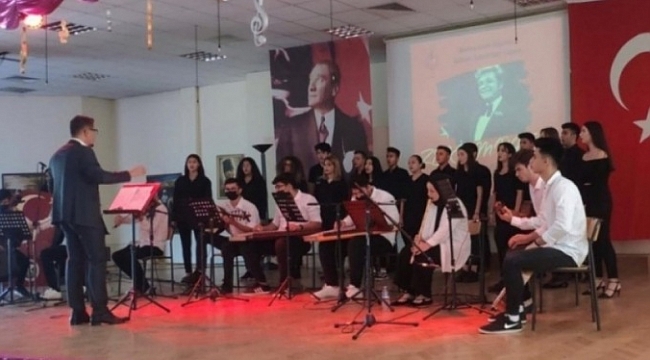 Zeki Müren Bursa'da anıldı