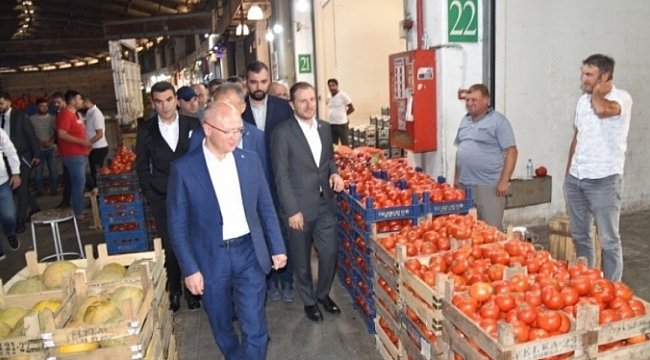 AK Parti her alanda üreticinin yanında