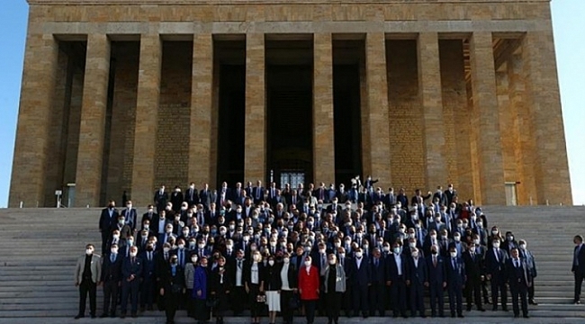 Bakan Soylu ve beraberindeki heyetten Anıtkabir'e ziyaret