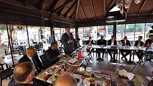 Başkan Dündar, Tarihi Çarşı ve Hanlar Bölgesi esnafı ile buluştu 