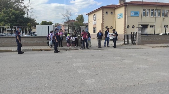 Bursa'da servis araçları ve okul çevrelerinde denetim