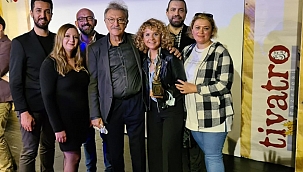 Bursalı tiyatro topluluğuna 