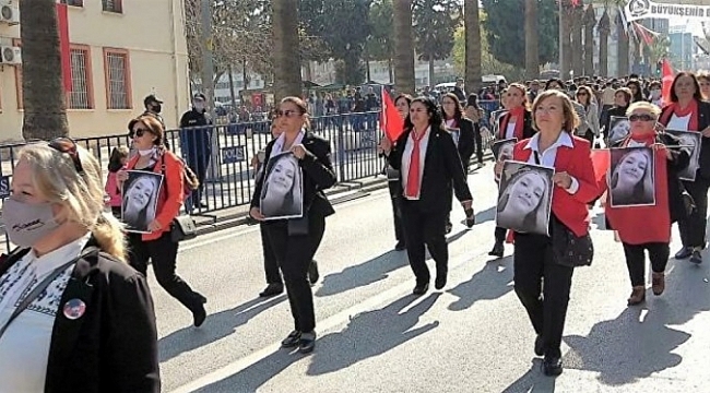 Cumhuriyet Yürüyüşü'nde Şebnem Şirin'in fotoğrafını taşıdılar