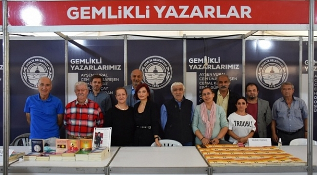 Gemlikli yazarlar okurlarla buluştu