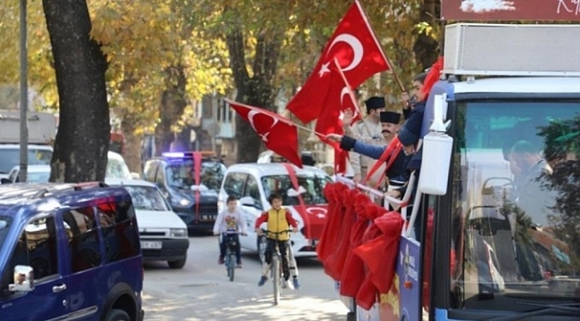 İnegöl'de Cumhuriyet coşkusu tüm şehri sardı
