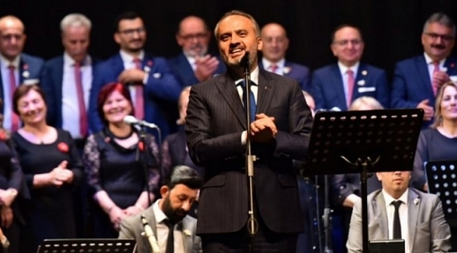 Muhtarlar Korosu'nun solisti Başkan Aktaş oldu