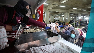 Nilüfer'de Mevlit Kandili'nde lokma ikramı