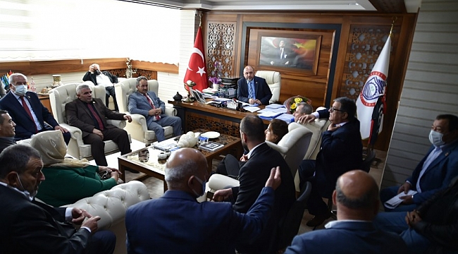 Orhangazi'de muhtarlar Başkan Aydın'ı ziyaret etti