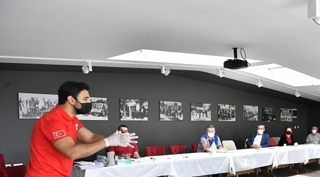 Osmangazi personeline Kızılay'dan ilk yardım sertifikası