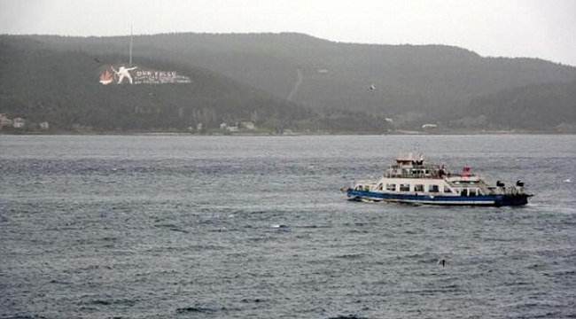 Çanakkale'de feribot seferlerine fırtına engeli