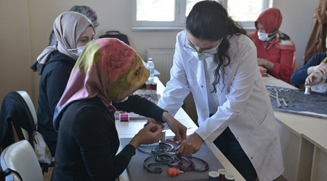 Yıldırımlı kadınlara 'altın bilezik'
