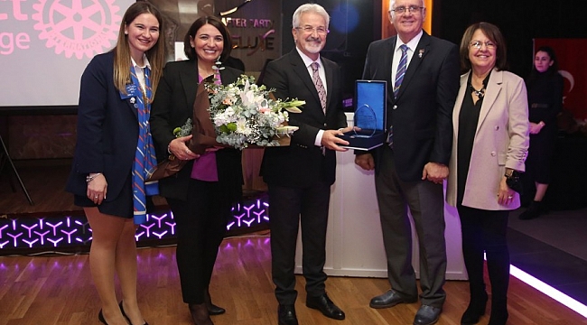 Başkan Erdem'e 'Vizyoner Başkan' ödülü