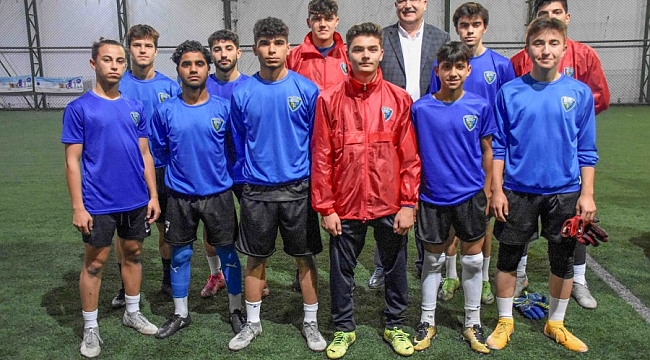 Başkan Özkan'dan altyapı sporcularına sürpriz ziyaret
