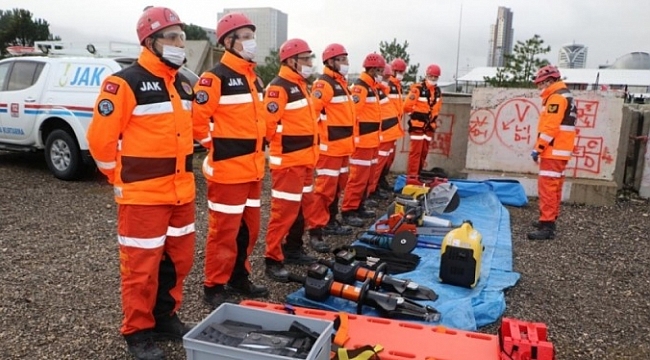Bursa'da jandarma ekipleri deprem tatbikatı yaptı