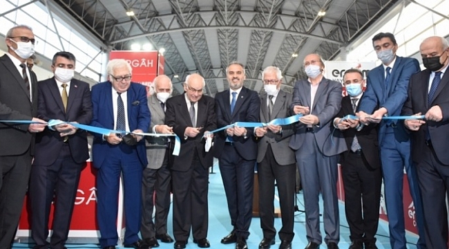 Bursa'da kitap şöleni coşkuyla başladı