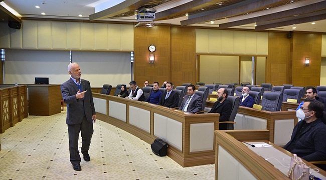 Bursa'da 'Mevlana ve mevlevilik' konuşuldu
