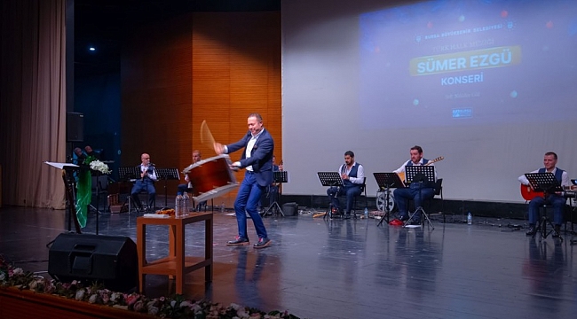 Bursa'da türkü buluşmasının konuğu Sümer Ezgü
