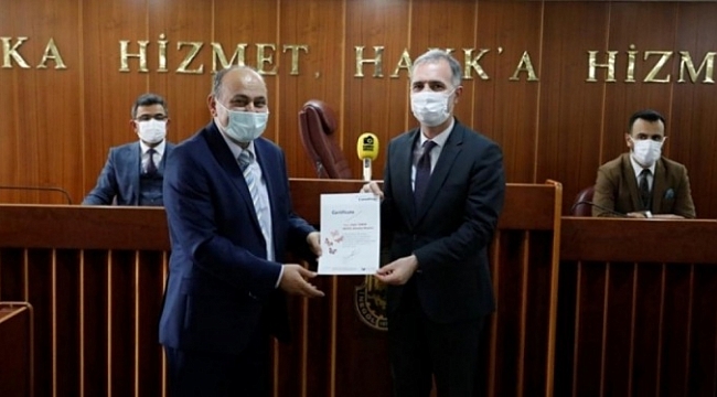İnegöl'de 20 personel sertifikalarını aldı
