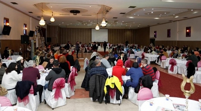 İnegöl'de sokak hayvanları için sıra gecesi düzenlendi