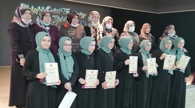 Mustafakemalpaşa'da hafızlar belgelerini aldı