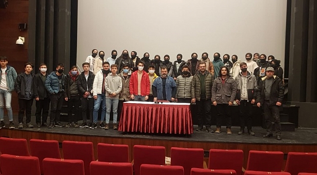Bursa'da genç sinemacılar bu atölyede yetişiyor