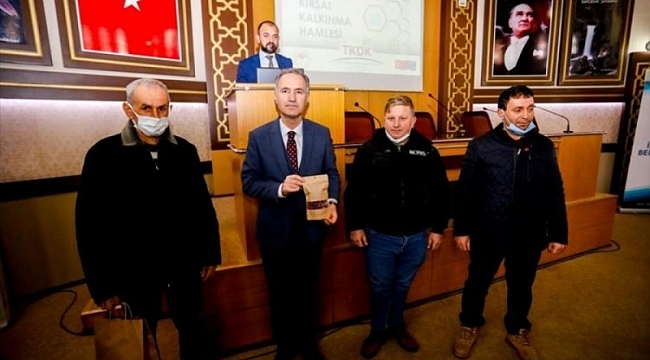 Bursa'da ilk hasadın çayı Başkan Taban'a