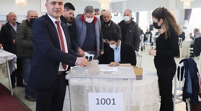 Mustafakemalpaşa esnafı sandık başına gitti