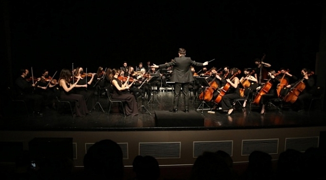 Nilüfer Oda Orkestrası hayran bıraktı