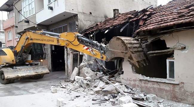 Osmangazi'de metruk binalar bir bir yıkılıyor