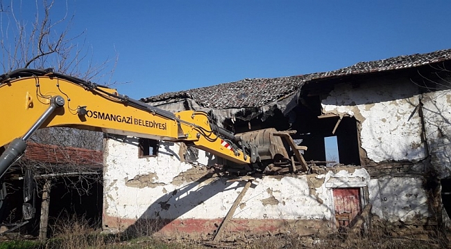 Osmangazi'de metruk binalar yıkıldı