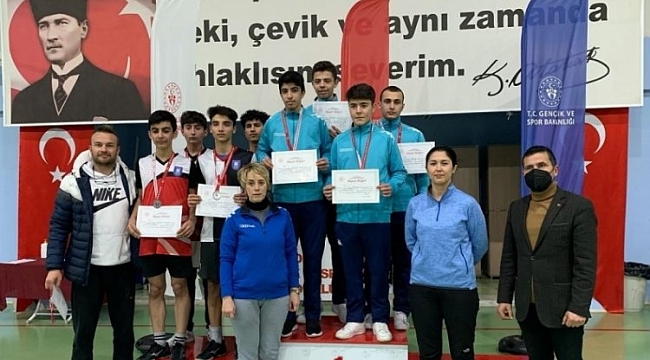 Osmangazili badmintoncular yeniden zirvede