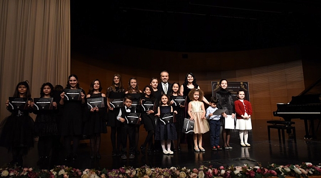 Piyanonun yıldızları Bursa'da ışıldıyor