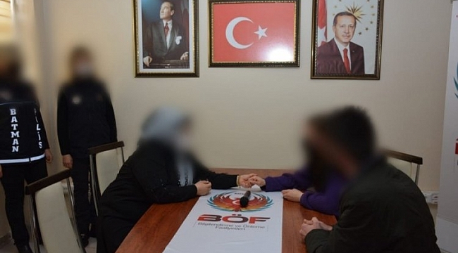 PKK'dan kaçıp teslim olan 2 kişi aileleriyle buluştu