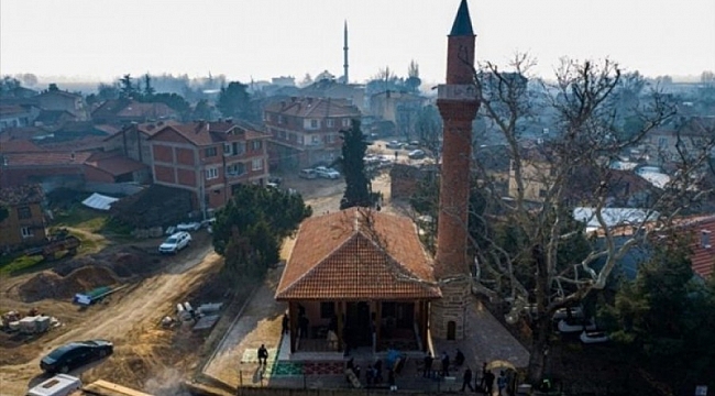 Tarihi İvaz Paşa Camii ibadete açıldı