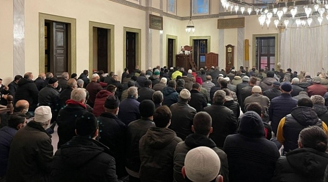 Ulu Cami'de yeni yılın ilk namazı kılındı