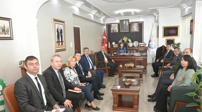 Yenişehir'de öğrenciler kaymakam ve başkan oluyor