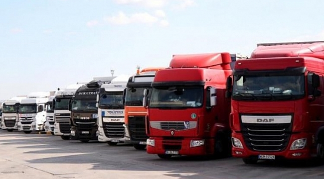 Belarus'a gidecek tır şoförleri kapıda kaldı!