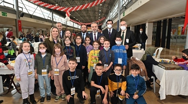 Bursa'da 'Zeka Oyunları Süper Ligi' başladı