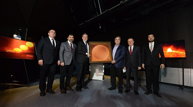 GUHEM 'Yıldız Tozunun Peşinde Sergisi' başladı