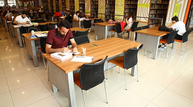 Nilüfer'de kitap uygulamasına yoğun ilgi!