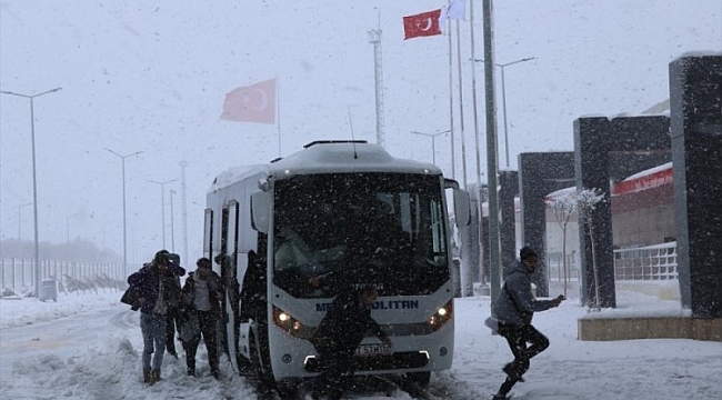Ukrayna'daki öğrencilerin zorlu yolculuğu...