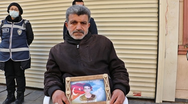 vlat nöbetindeki baba: Bu kapıdan kalkmayacağım