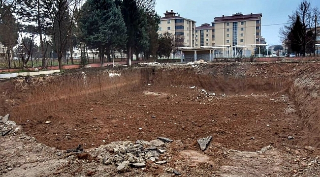 Yenişehir'de yapılacak yeni okulun inşaatı başladı