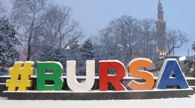 Bursa'da kar etkili oluyor