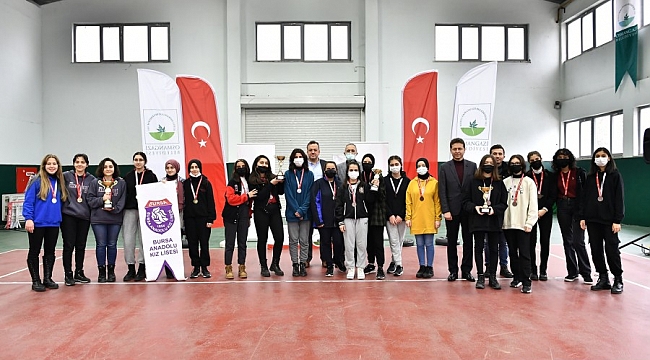Bursalı gençler usta işi için kolları sıvadı