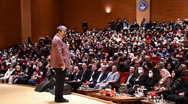 Kestel'de Hayati İnanç'a büyük ilgi