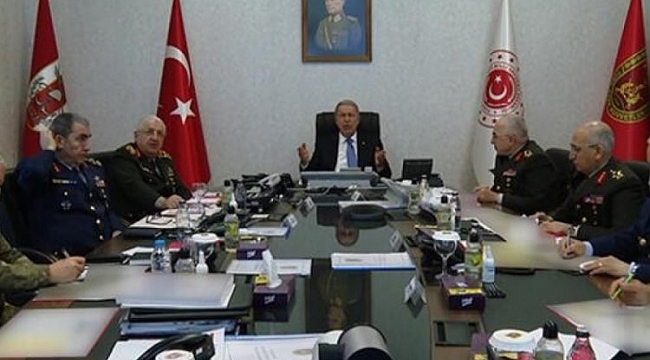 Bakan Akar'dan harekat merkezinde yoğun mesai